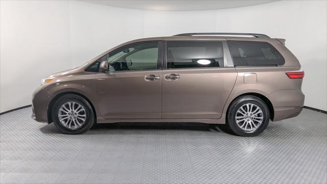 2020 toyota sienna xle