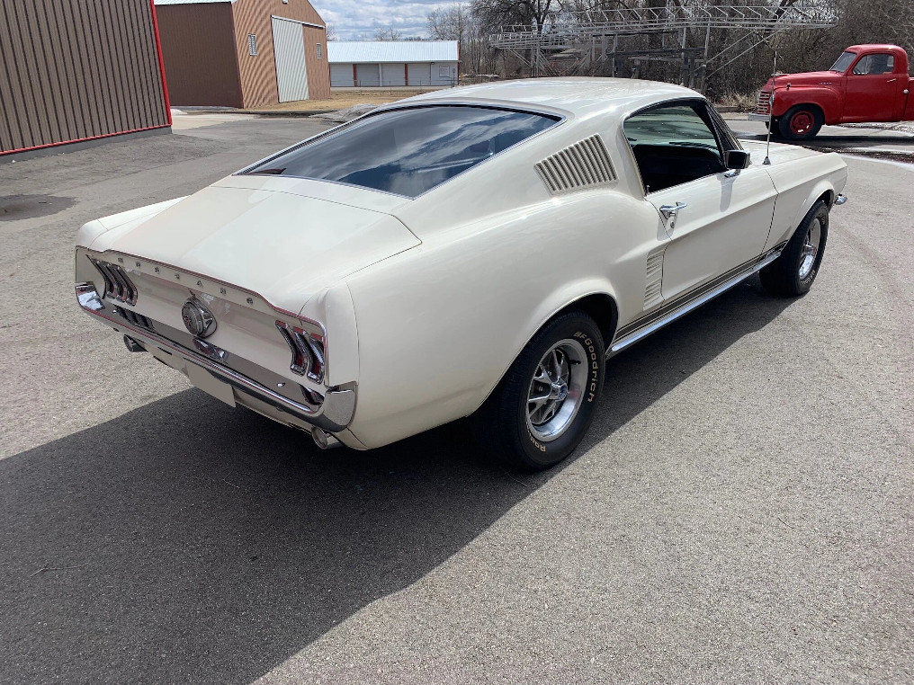 ford mustang gt