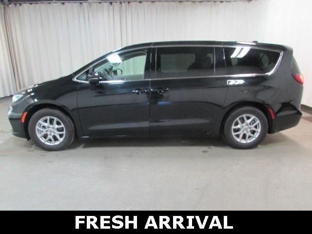 2023 chrysler pacifica touring-l