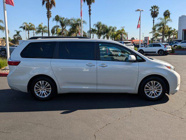 2017 toyota sienna xle