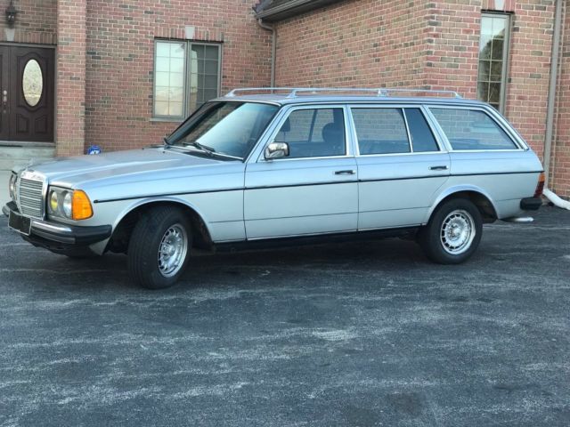 1984 mercedes benz 300td wagon astral silver two owner time machine! beautiful!
