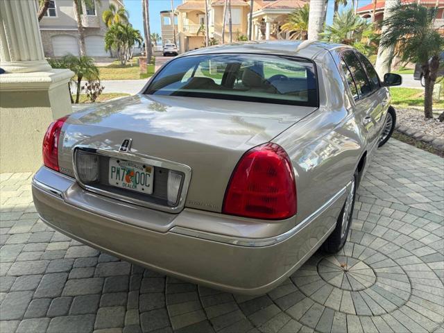 2008 lincoln town car signature