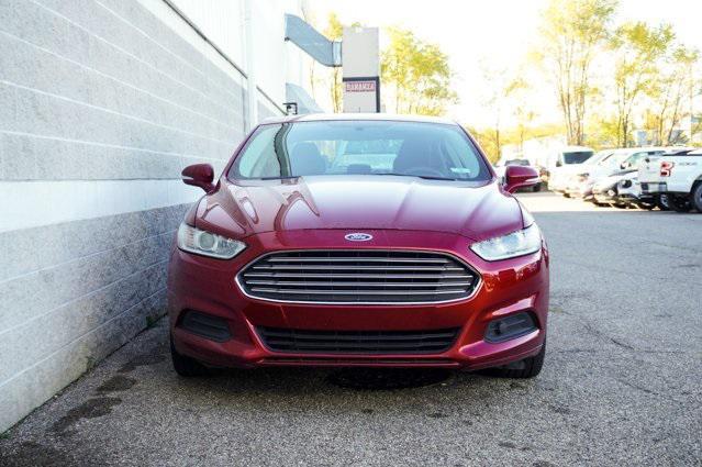 2016 ford fusion se
