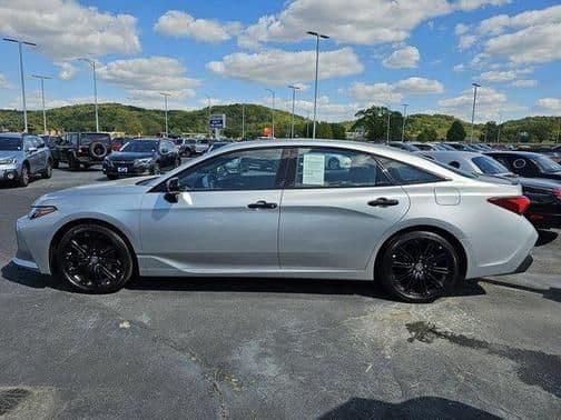 2022 toyota avalon hybrid in saint paul, minnesota