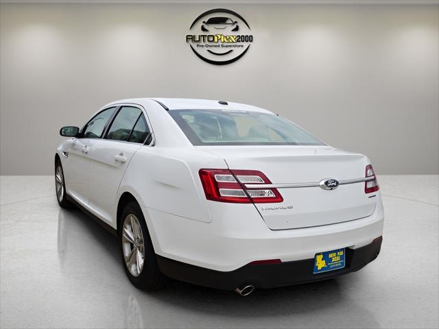 2017 ford taurus se
