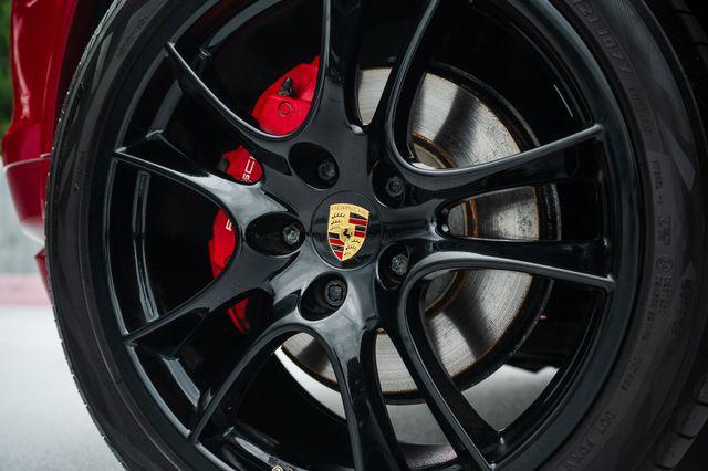 2010 porsche cayenne gts