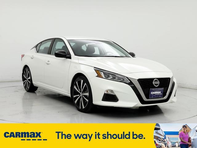 2021 nissan altima sr