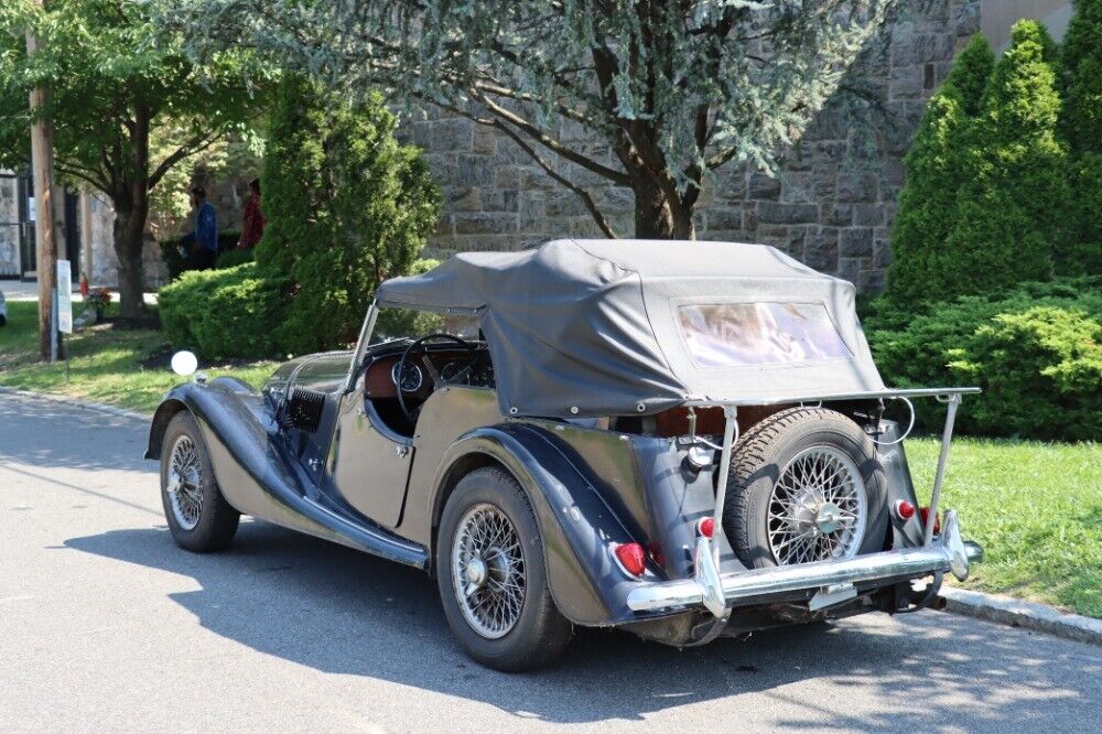 1966 morgan plus4