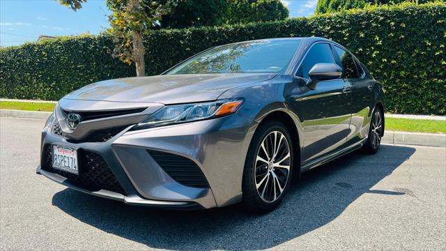 2020 toyota camry se