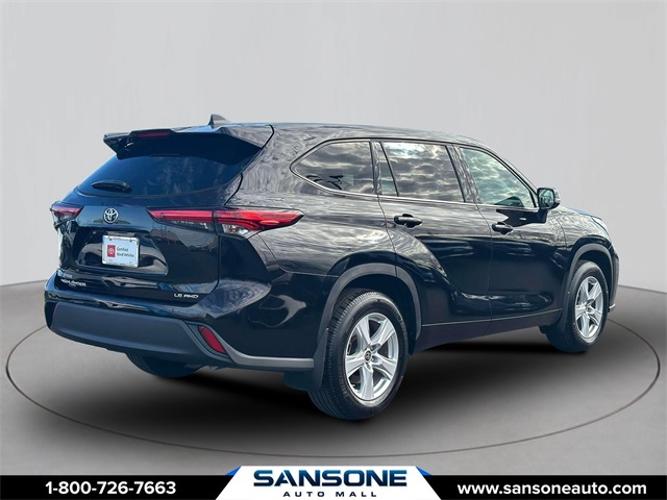 used 2022 toyota highlander le