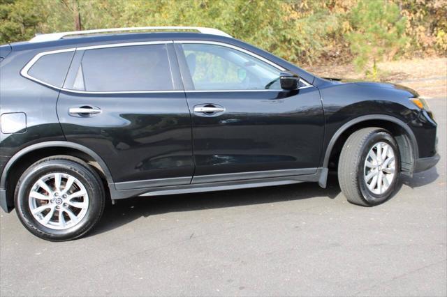 2017 nissan rogue sv