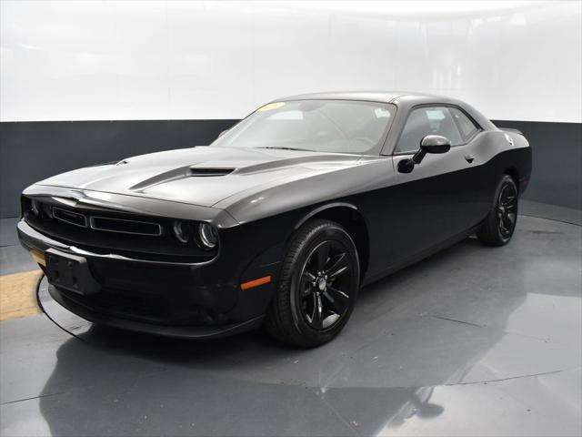2022 dodge challenger sxt
