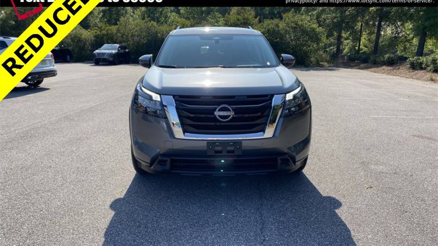 2023 nissan pathfinder sv