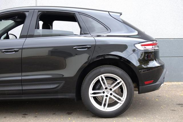 2024 porsche macan base