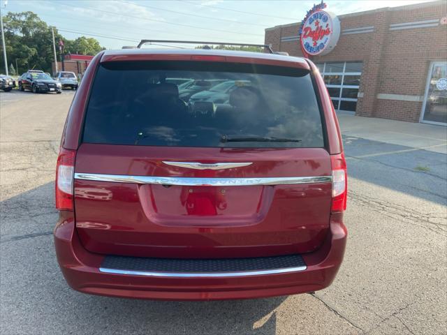 2012 chrysler town & country touring