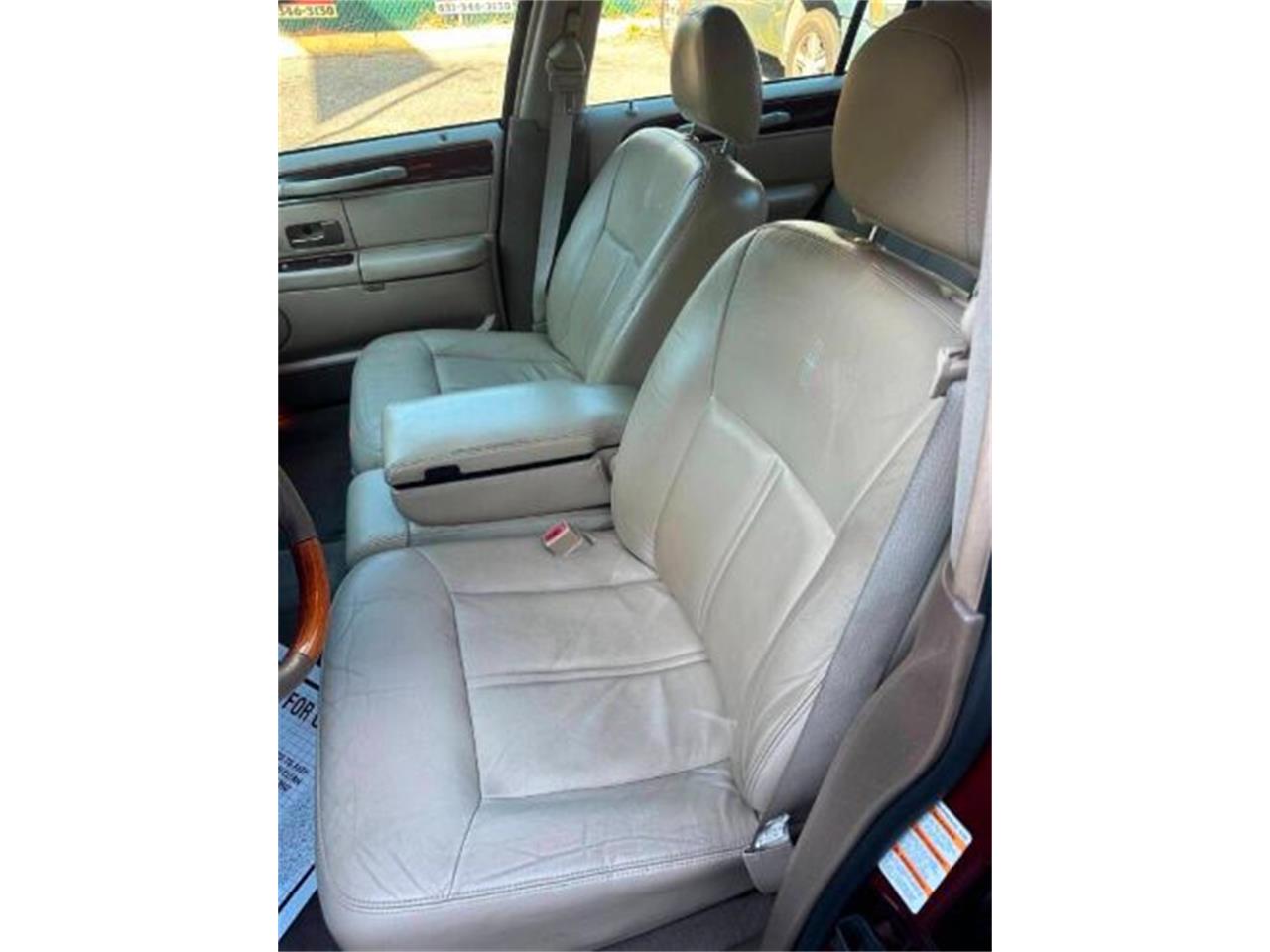 2004 lincoln town car