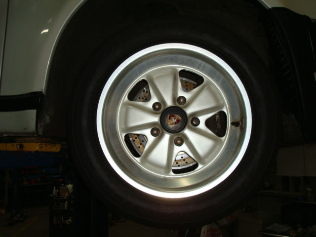 porsche 911 1988 turbo (930) pearl white
