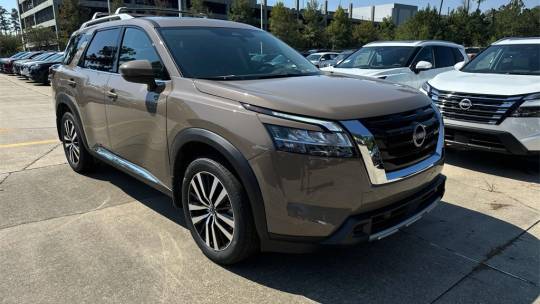 2024 Nissan Pathfinder platinum
