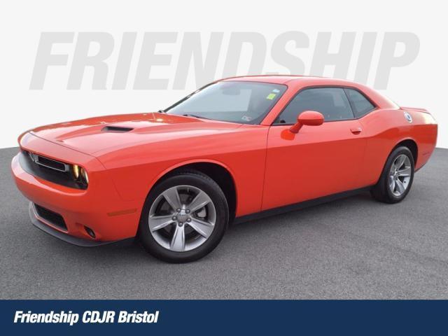 2022 dodge challenger sxt