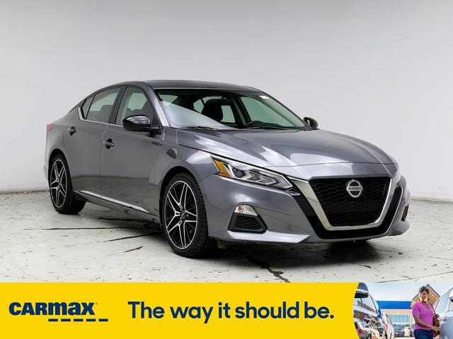 2019 nissan altima sr