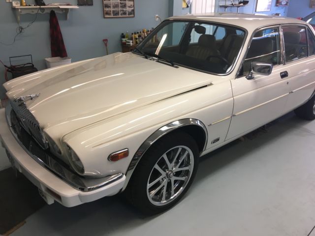 1980 jaguar xj6 sovireign