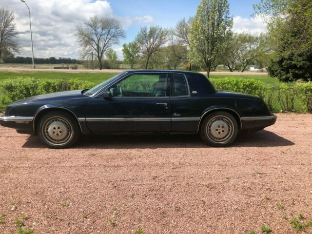 1992 buick riviera luxury 3.8l -- crazy low miles