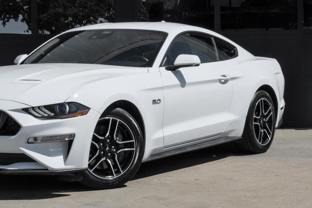 2022 ford mustang gt