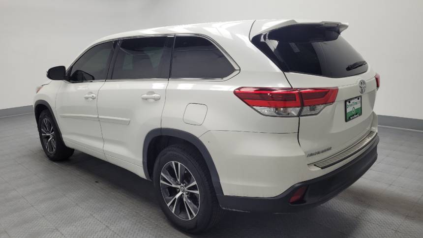 2017 toyota highlander le