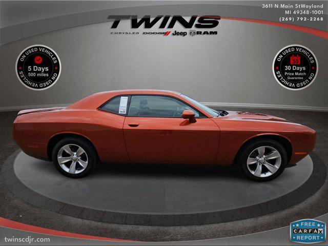 2021 dodge challenger sxt