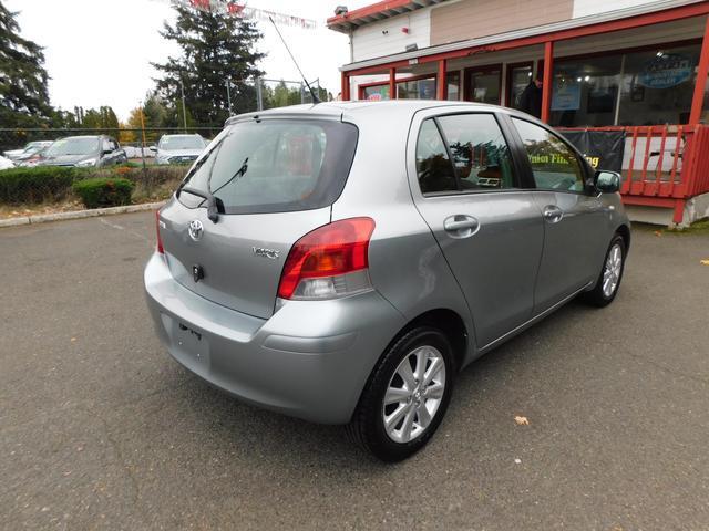 2010 toyota yaris base