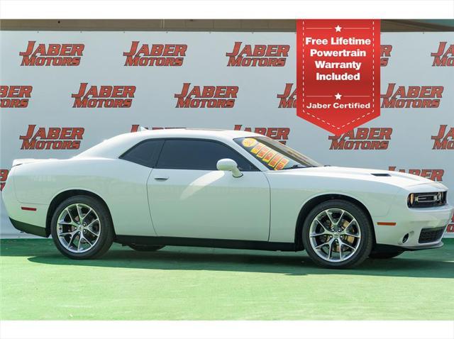 2020 dodge challenger sxt