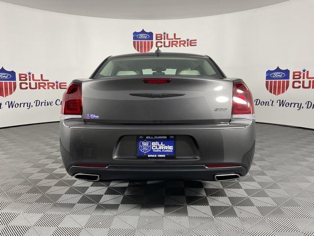 2023 chrysler 300 touring