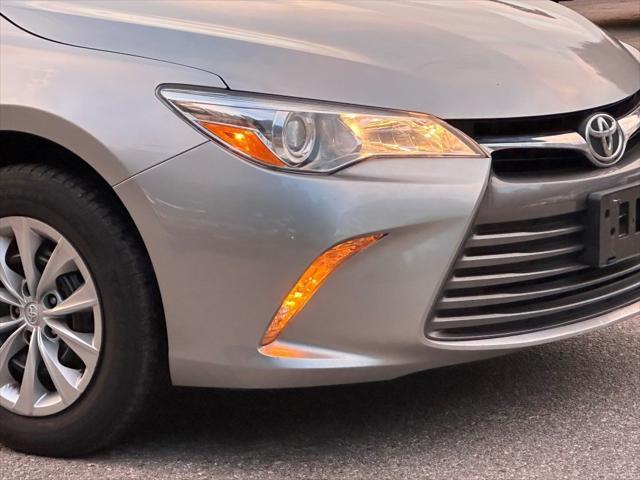 2017 toyota camry le