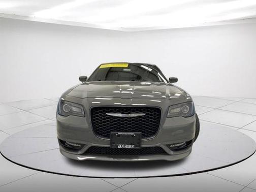 2018 chrysler 300 in dulles, virginia