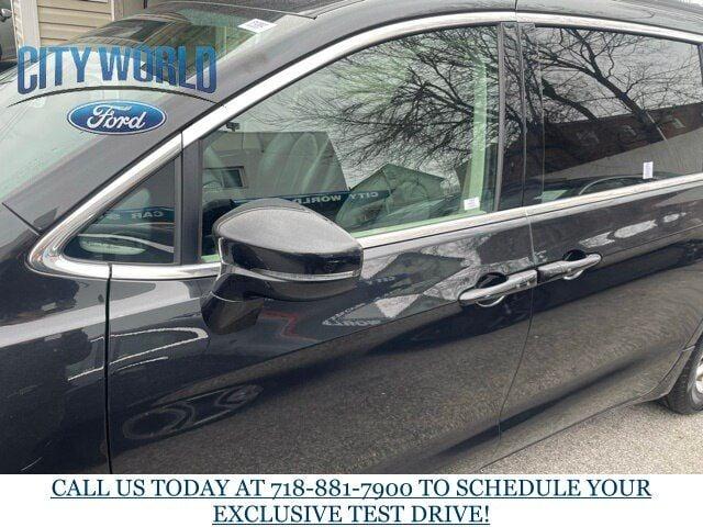 2022 chrysler pacifica touring l in bronx, new york