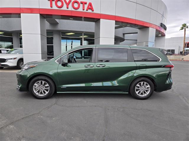 2021 toyota sienna xle 8 passenger