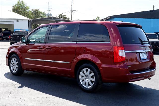 2016 chrysler town & country touring