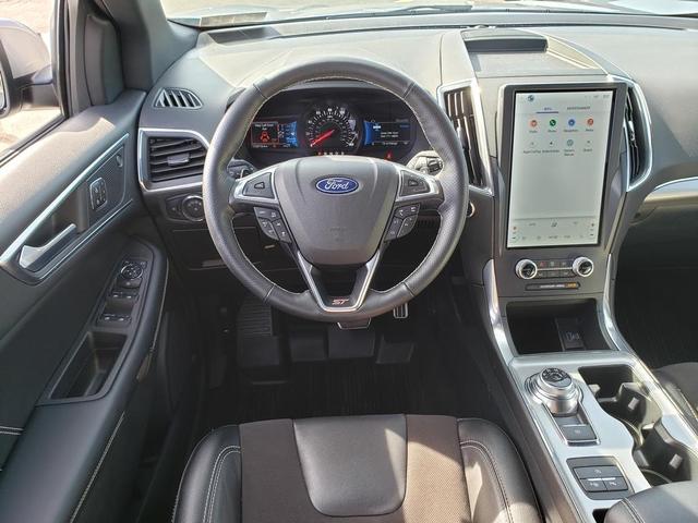 2022 ford edge st