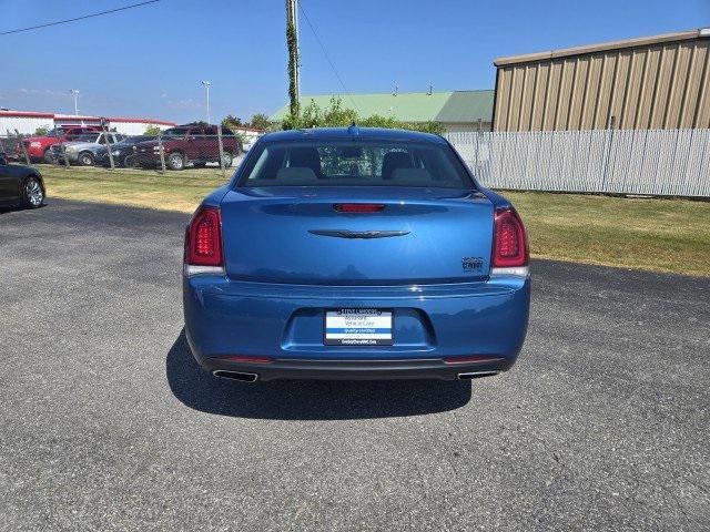 2021 chrysler 300 touring