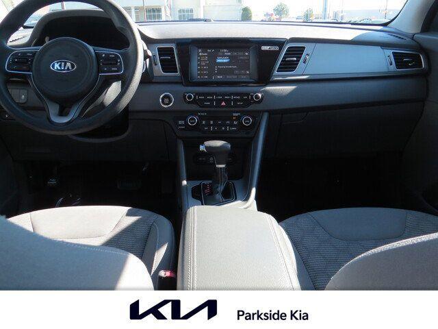 2017 kia niro lx