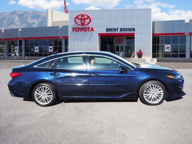 2022 toyota avalon limited