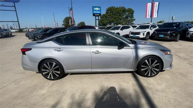 2022 nissan altima sr fwd