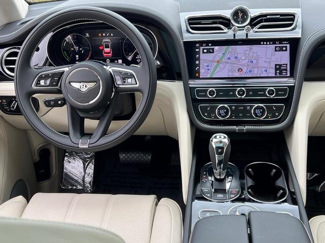 2023 bentley bentayga hybrid v6