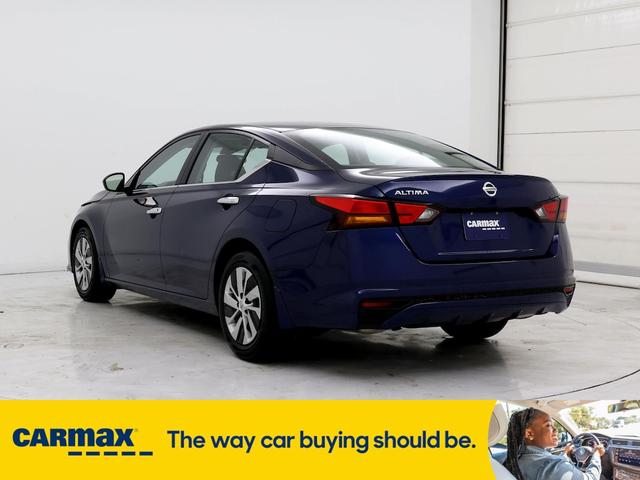 2022 nissan altima sr