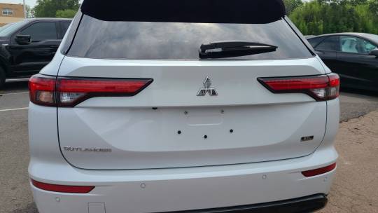2024 Mitsubishi Outlander