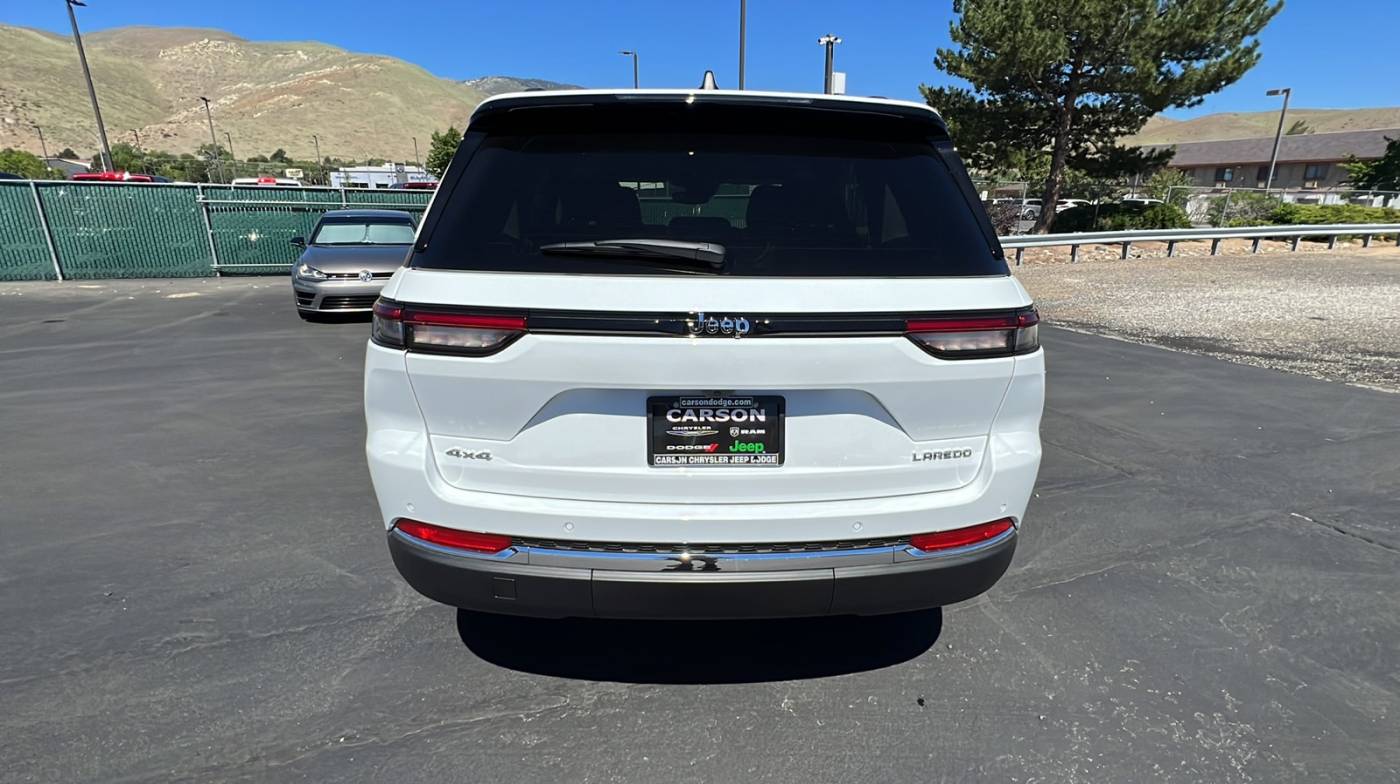 2023 jeep grand cherokee laredo