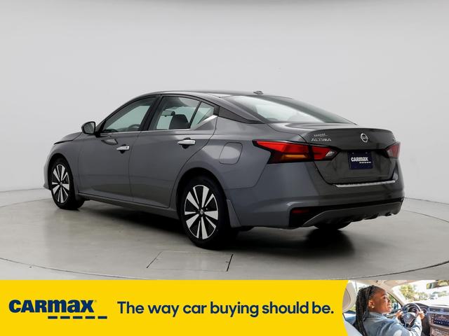 2022 nissan altima sv