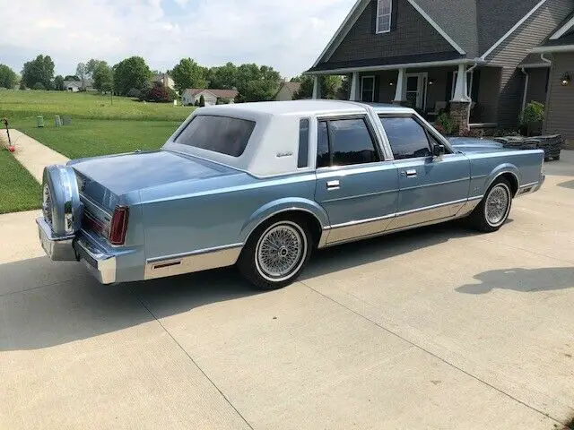 1988 lincoln town car signature series package