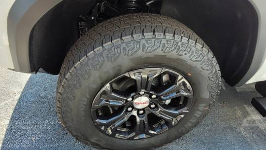 2024 GMC Canyon