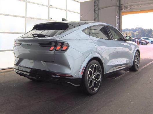 2022 ford mustang mach-e gt